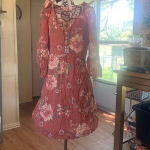 Band of Gypsies Collective Mauve Floral Dress Size M NWT